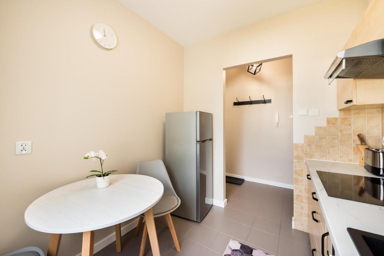 Ursus Pleasant Apartment Warszawa Exteriör bild